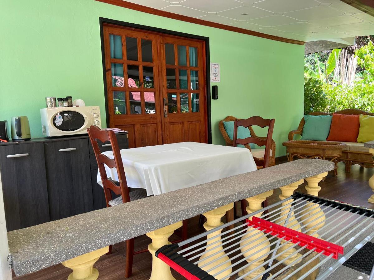 Chloe'S Cottage Self-Catering La Digue Exterior photo