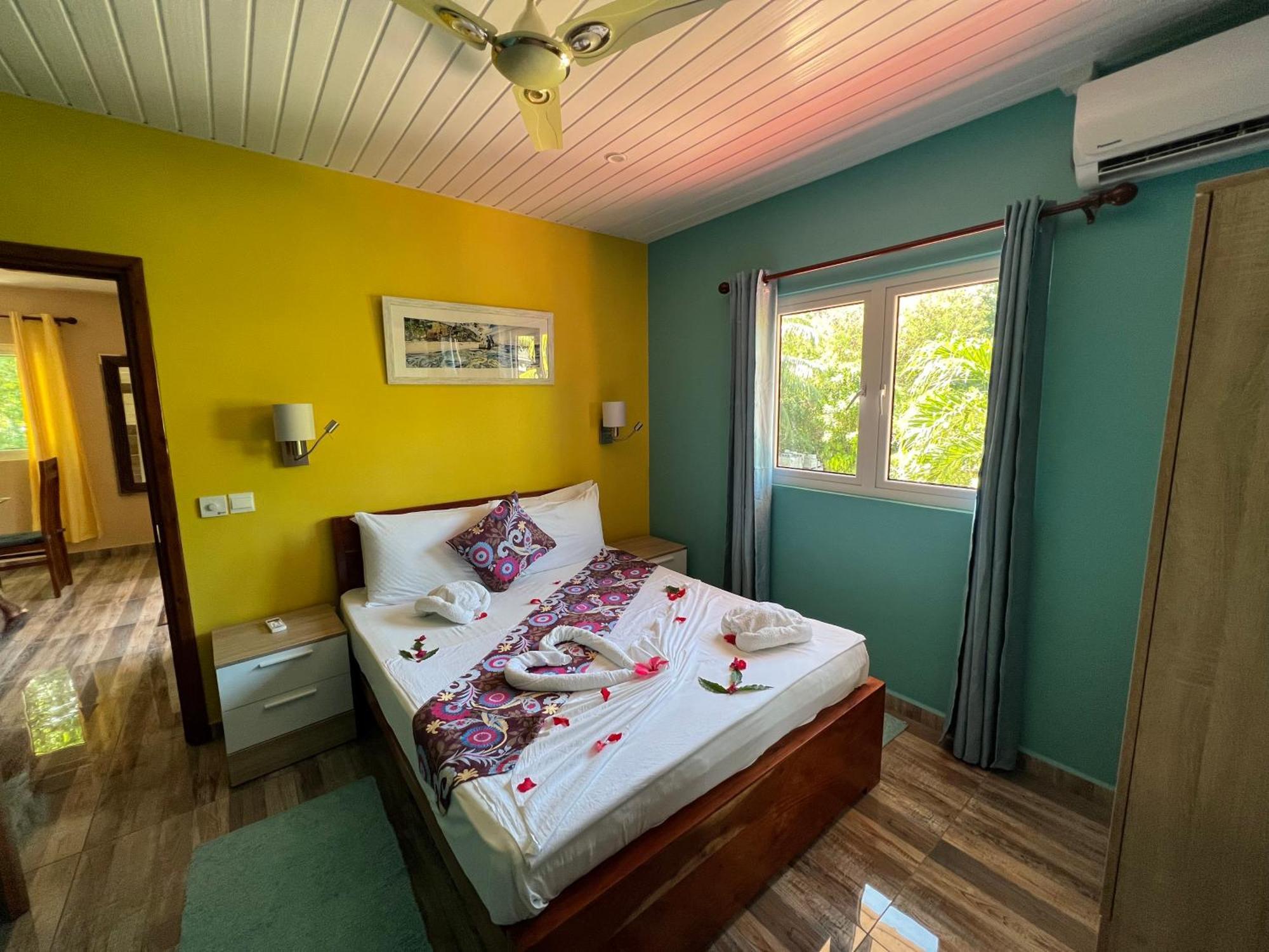 Chloe'S Cottage Self-Catering La Digue Exterior photo