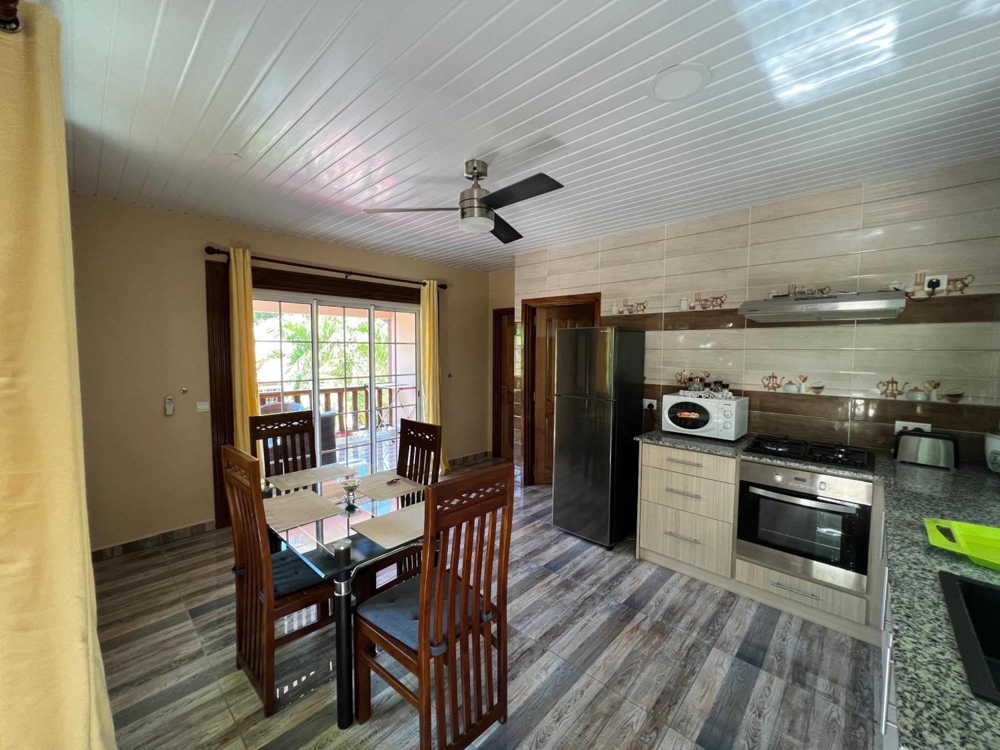 Chloe'S Cottage Self-Catering La Digue Exterior photo