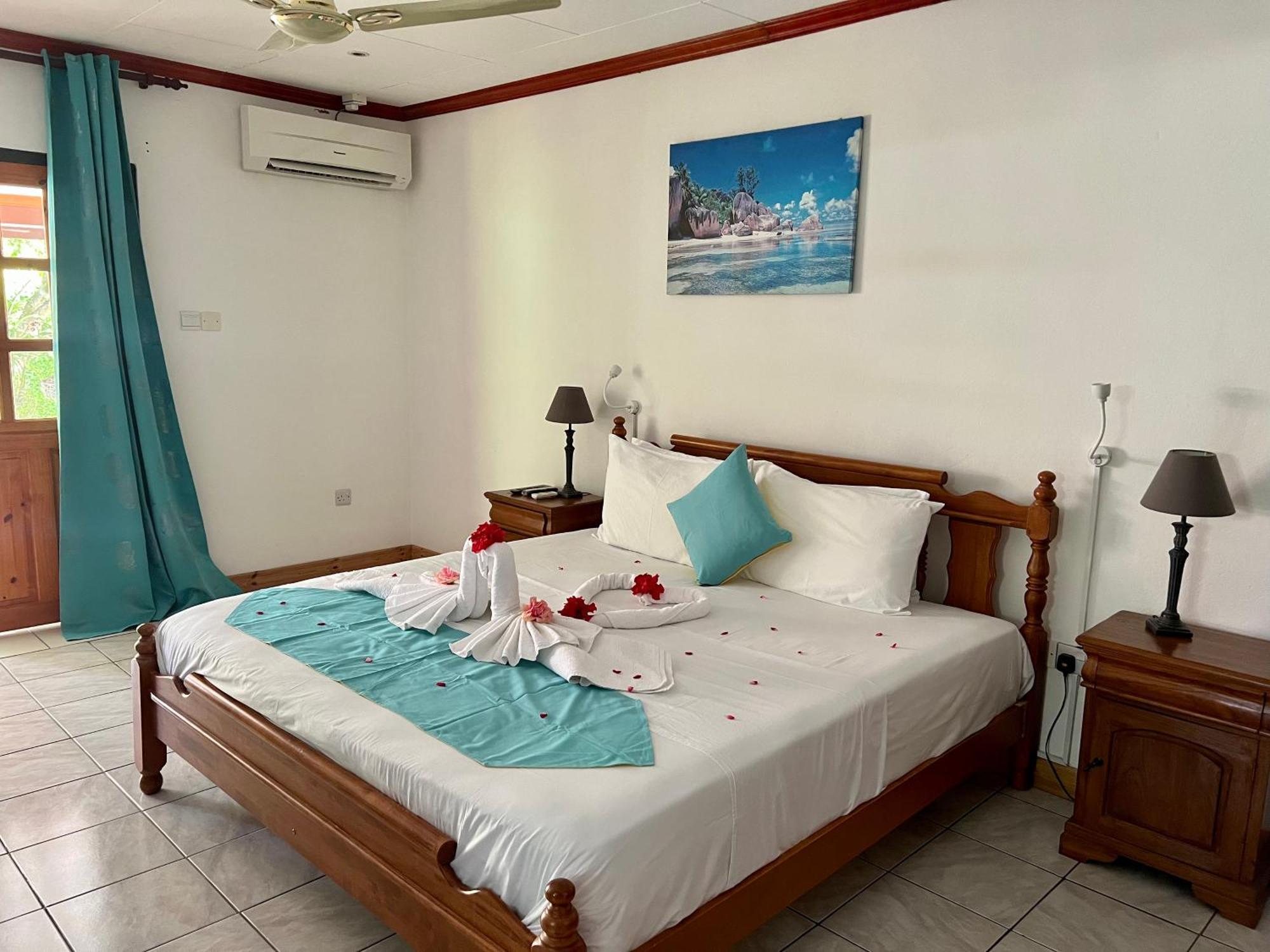 Chloe'S Cottage Self-Catering La Digue Exterior photo