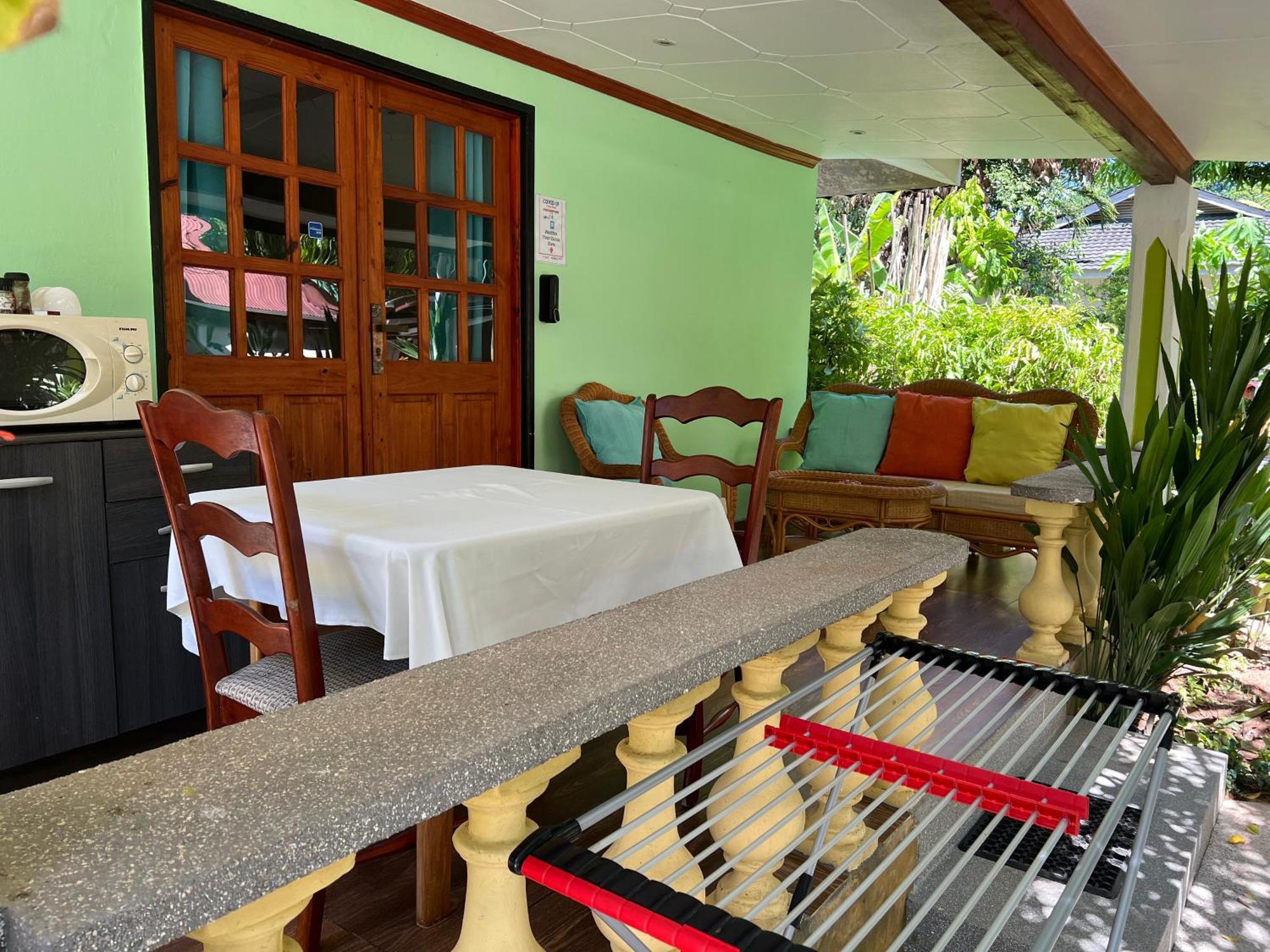 Chloe'S Cottage Self-Catering La Digue Exterior photo