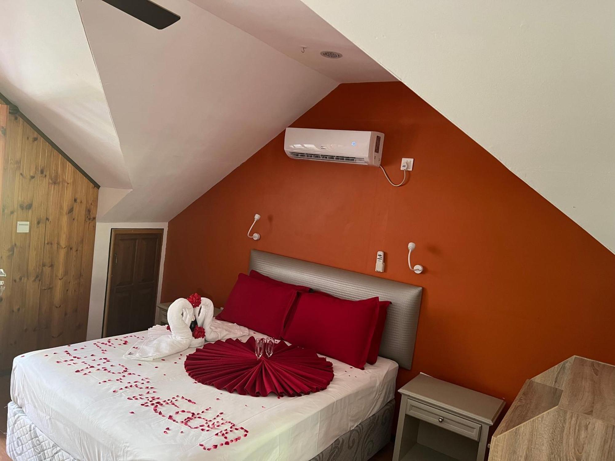 Chloe'S Cottage Self-Catering La Digue Exterior photo