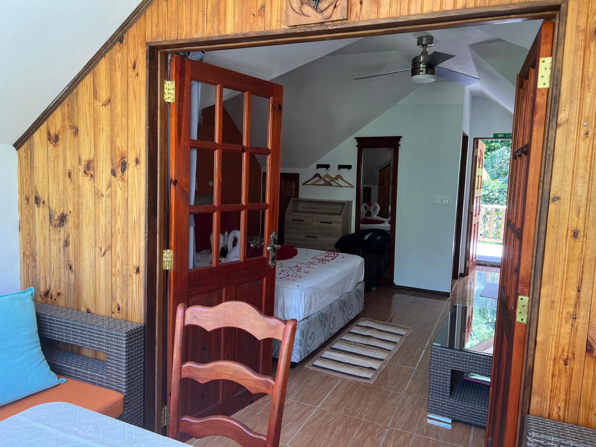 Chloe'S Cottage Self-Catering La Digue Exterior photo