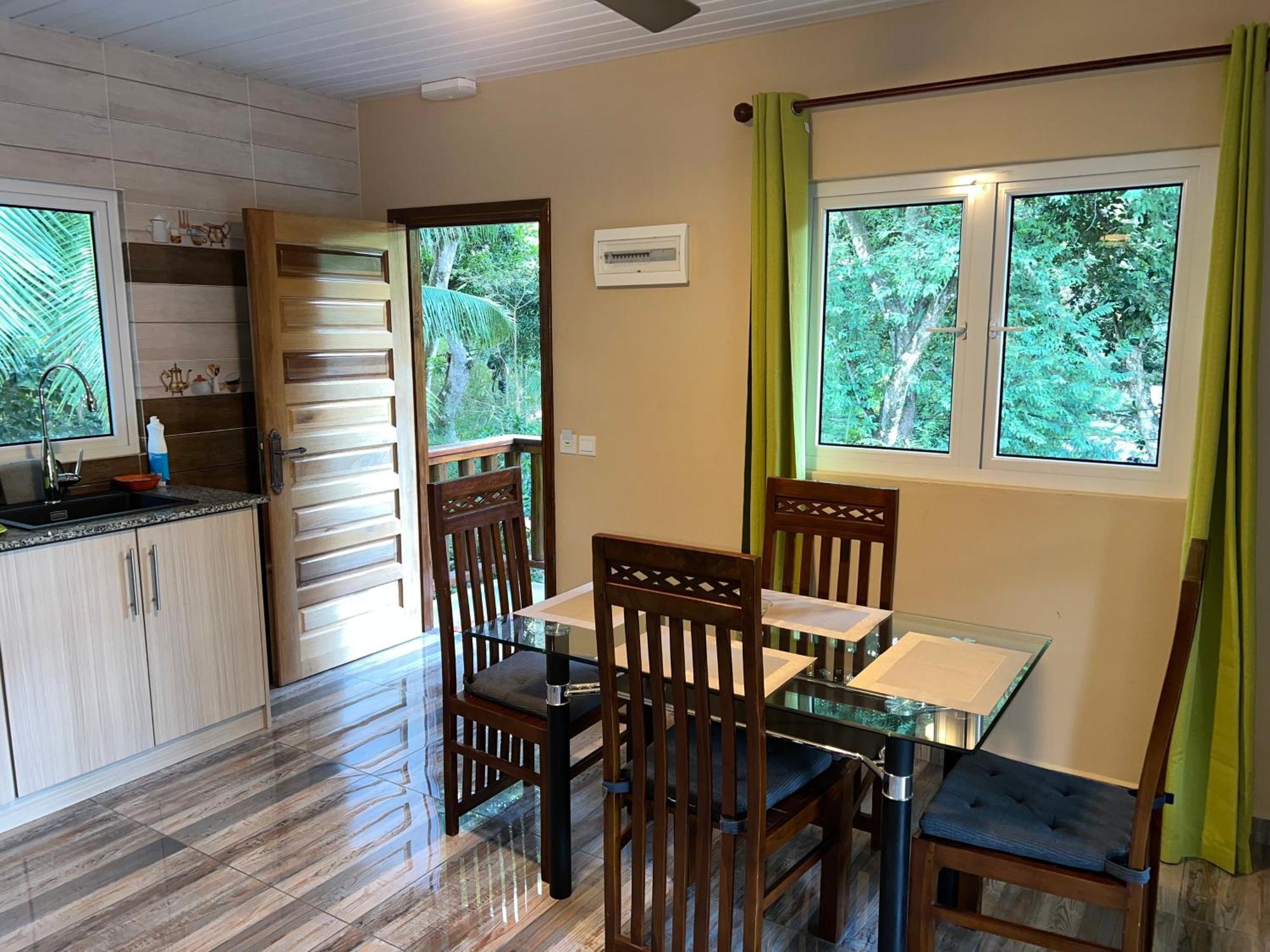 Chloe'S Cottage Self-Catering La Digue Exterior photo
