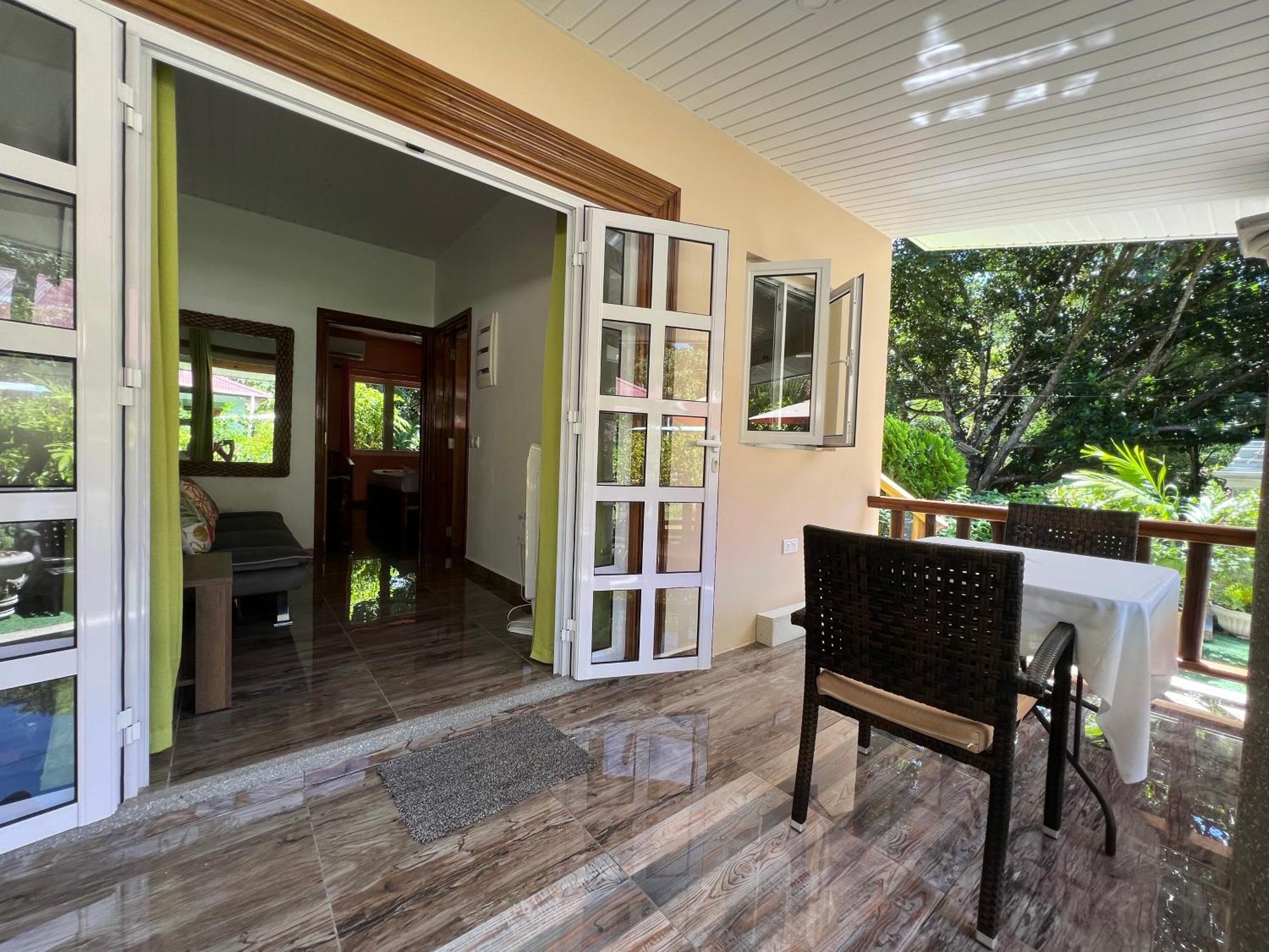 Chloe'S Cottage Self-Catering La Digue Exterior photo