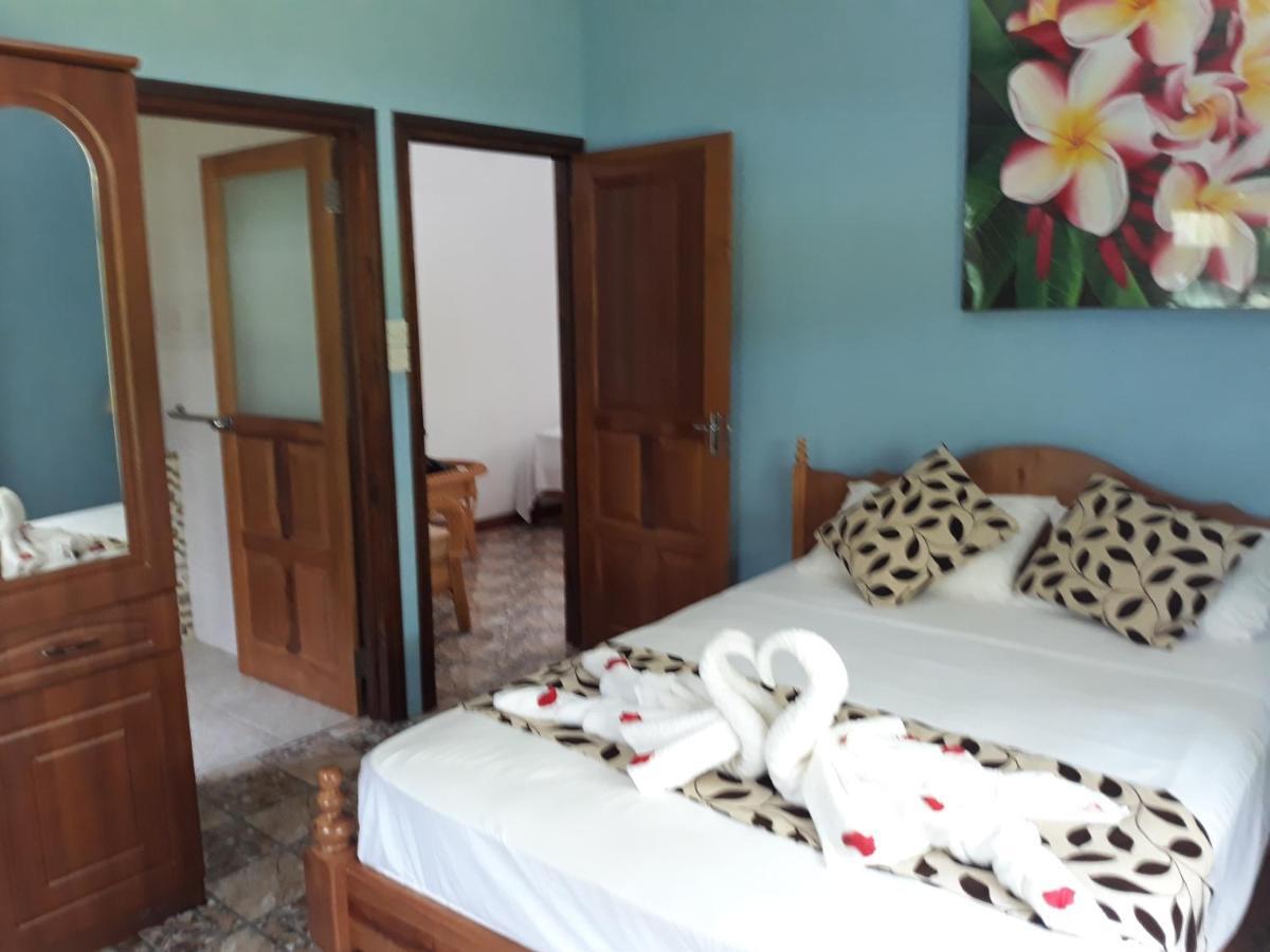 Chloe'S Cottage Self-Catering La Digue Room photo